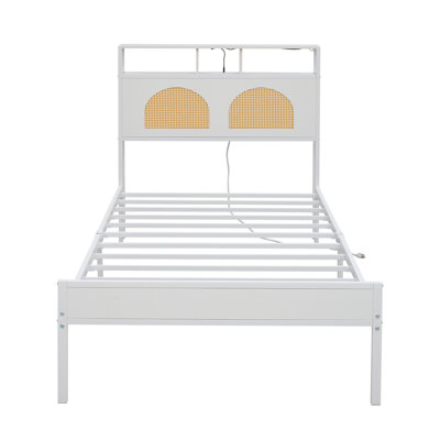 Structure de lit simple moderne avec DEL et station de charge
