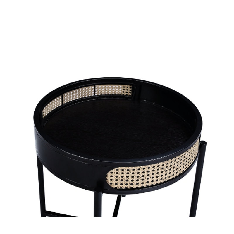 Table d'appoint avec teinte noire, plateau en bois, pattes en métal et option de rangement intégrée.