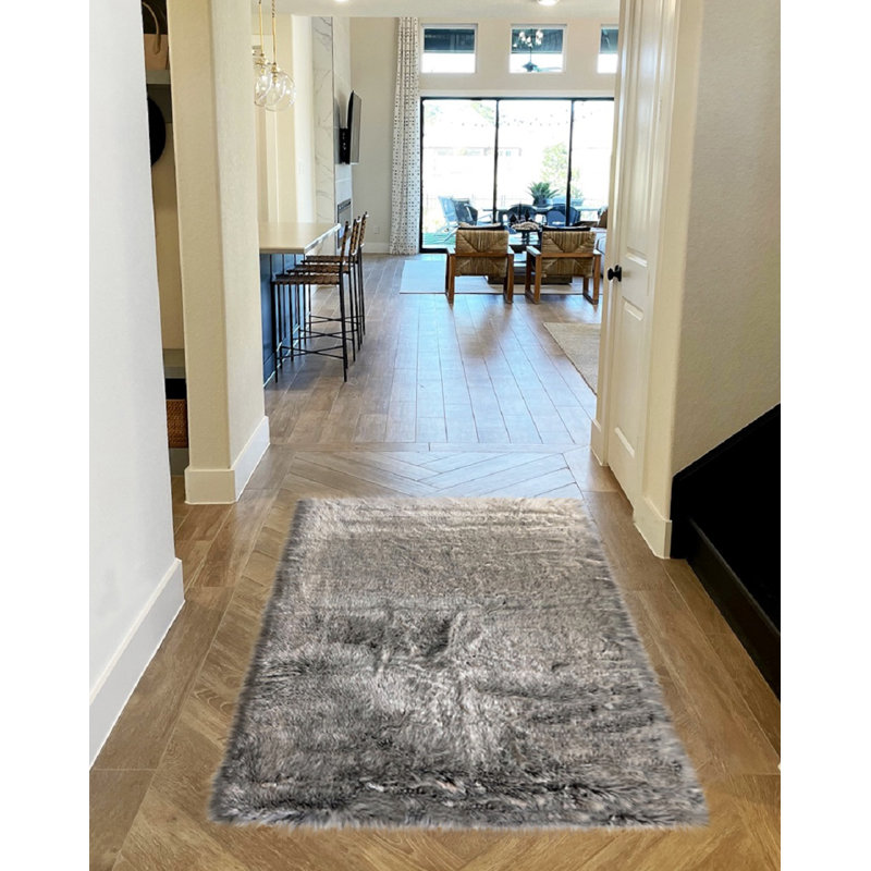 Mar Vista Faux Sheepskin Indoor Rug, Runner 2'6" x 7'
