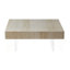 Table basse chic avec motif en faux travertin et pieds en acrylique robustes