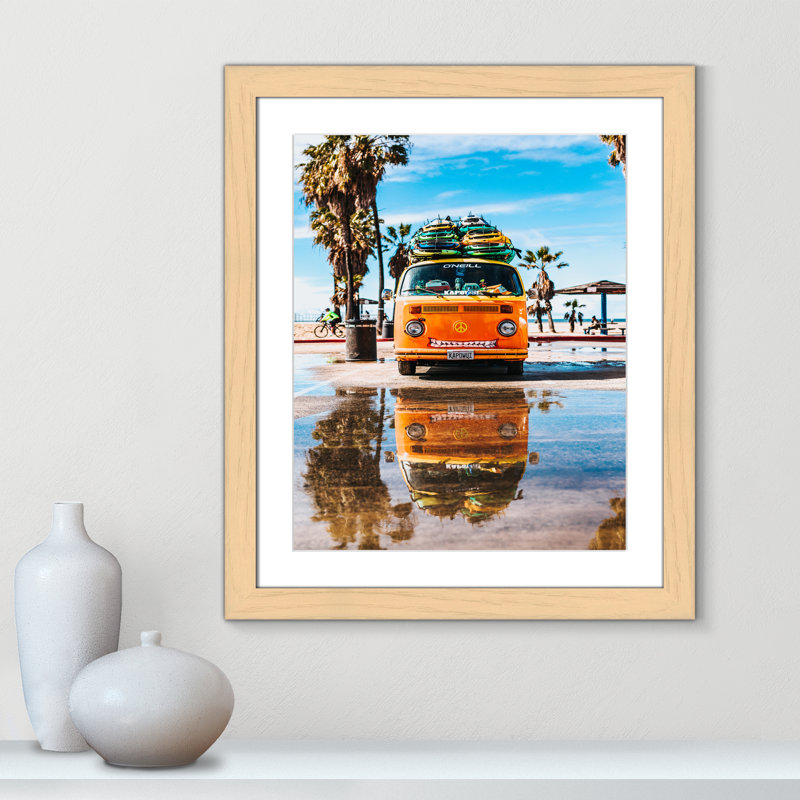 «Coastal Cruiser» par Tyler Nix, H 27 po x l 23 po x P 1,25 po, Cadre cubique naturel, Blanc mat