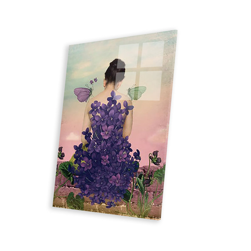 Impression violette sur verre acrylique, H 24 po x l 16 po x P 0,25 po