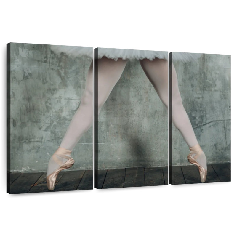 Pieds toniques d'une ballerine, H 24 po x l 38 po