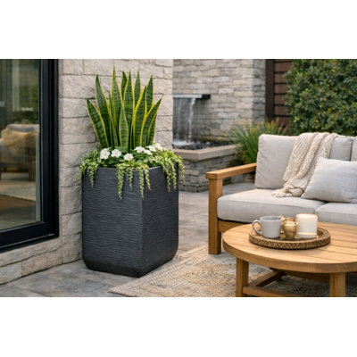 Lightweight Metropolitan Tall Square