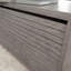 Table basse à plateau relevable, finition brune