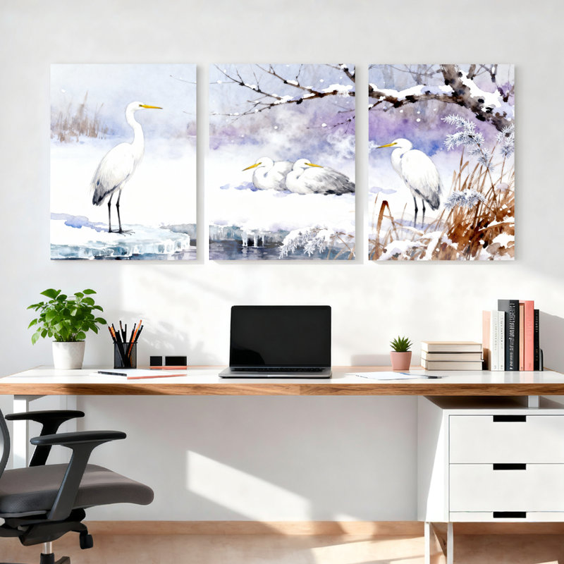 Ensemble de 3 tableaux sur toile représentant un héron en hiver, H 36 po x l 72 po