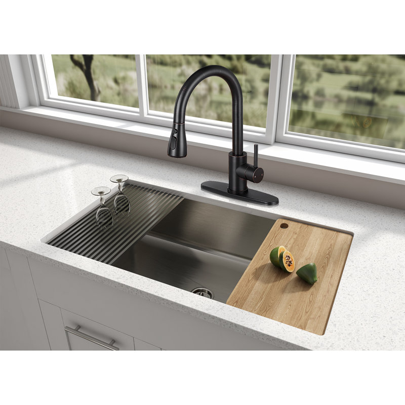 Pull Down kitchen faucet Single Handle with Sprayer, Oil Rubbed Bronze