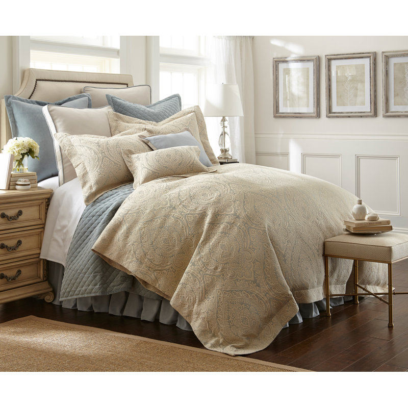 Abigail Comforter, King Comforter + 2 King Shams