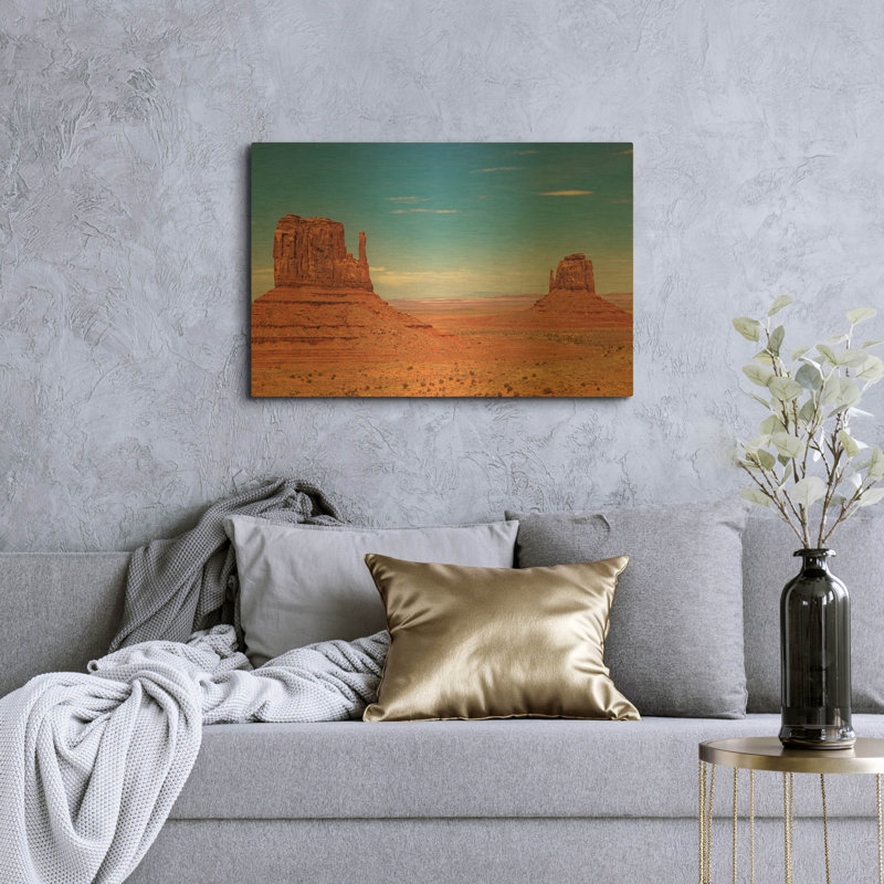 Tableau mural en métal doré « Utah - Monument Valley 2 » par AKG, 91,4 cm x 61 cm, 36 po x 24 po