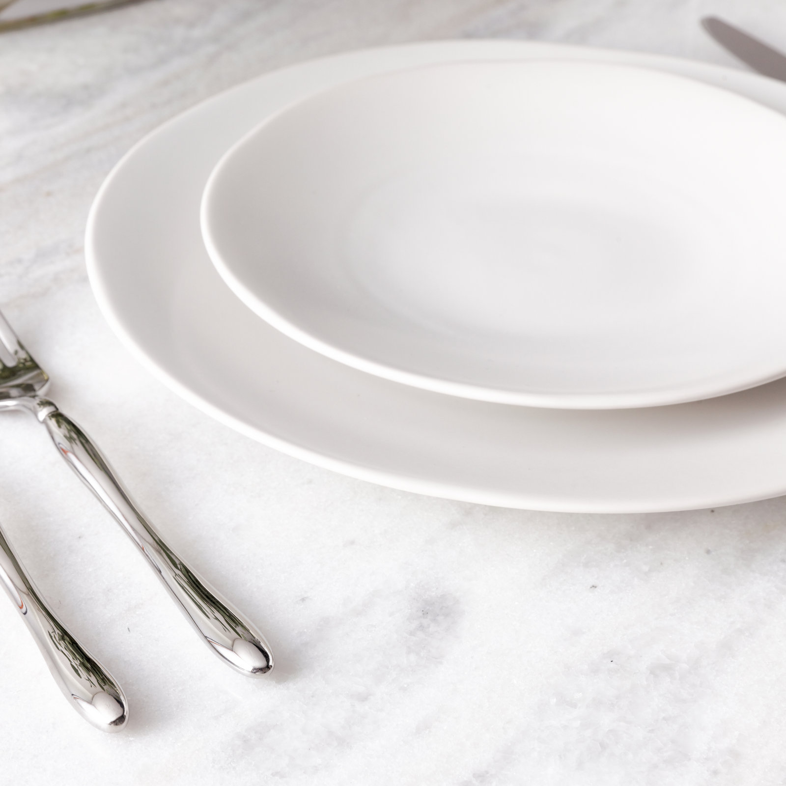 Heirloom 12" Dinner Plate, Linen