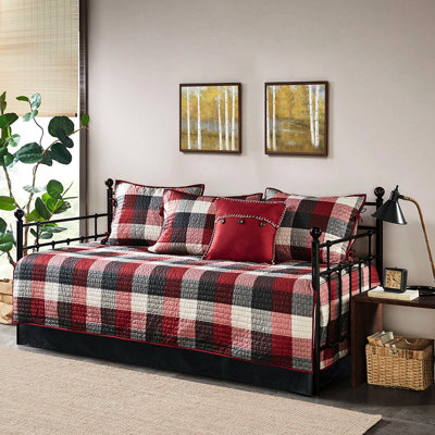Housse pour lit de jour simple en rouge - 6 pièces, tissu écossais réversible, avec rembourrage en coton pour la longévité, comprend des taies décoratives et un coussin décoratif
