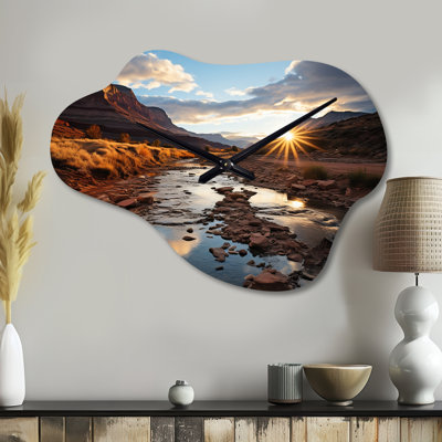 Coucher de soleil à Utah Mountain III - Utah, horloge murale en métal jaune