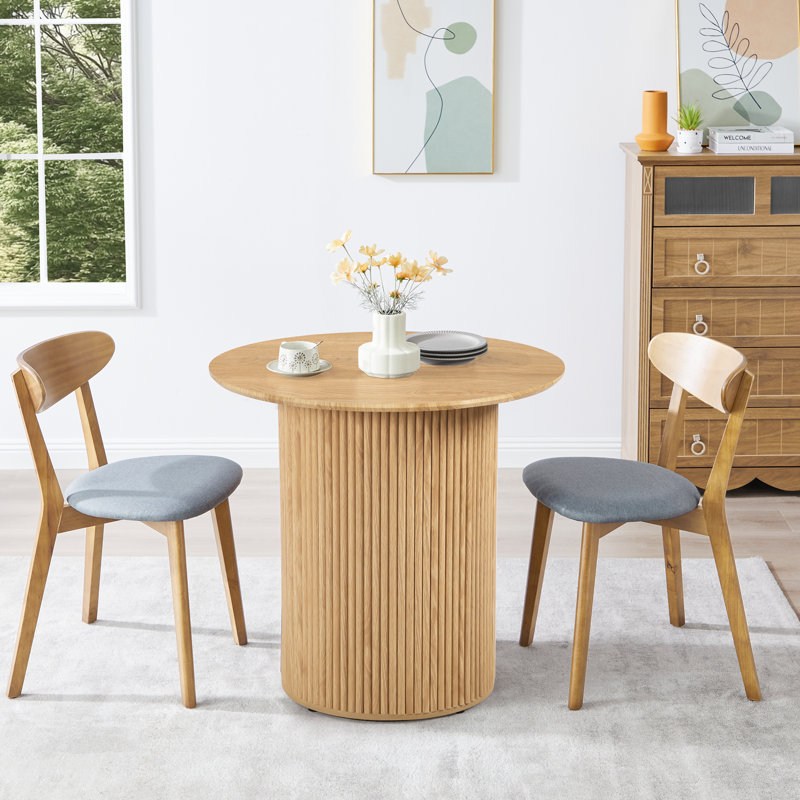 31.5'' Round Pedestal Dining Table, Natural