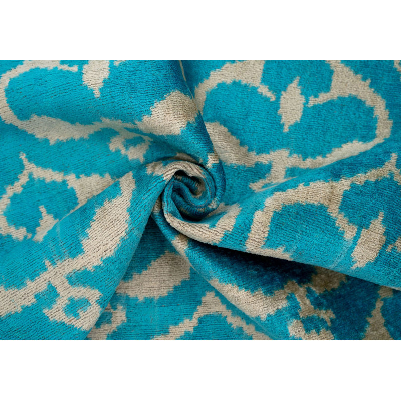Velvet Throw Pillow