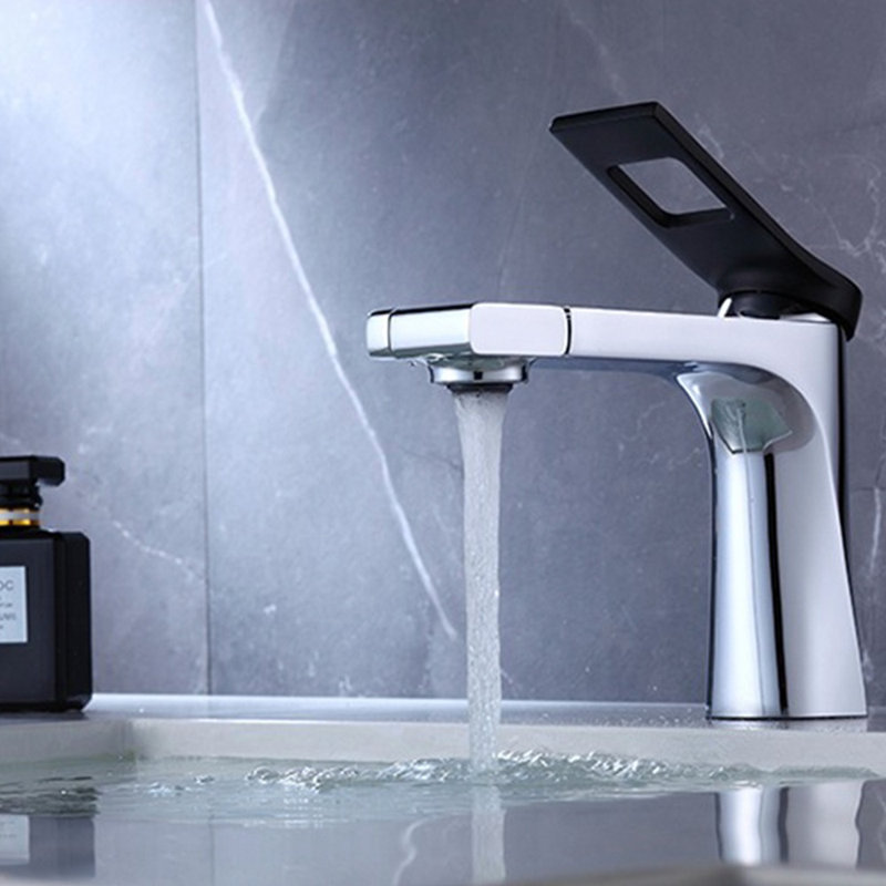 Single-Hole Single-handle Bathroom Faucet, Chrome