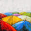 Parapluies colorés dans une toile de pluie - formes bleues Home Decor