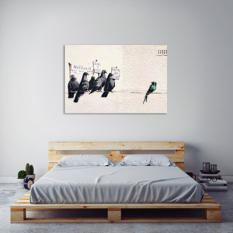 «L'immobilier» par Banksy, impression sur toile tendue, H 12 po x l 18 po x P 1,5 po