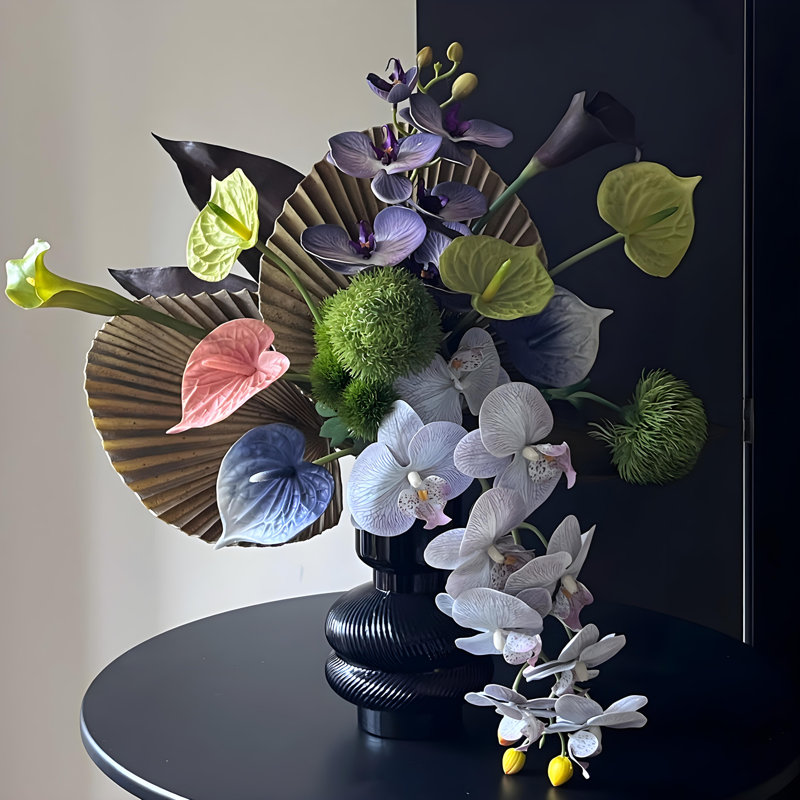 Ornements de fleurs simulées