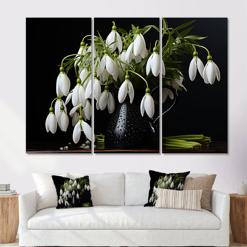 «Minimalims Snowdrops Still Life - Snowdrops», ensemble d'art sur toile, Toile tendue, H 40 po x l 60 po x P 1 po