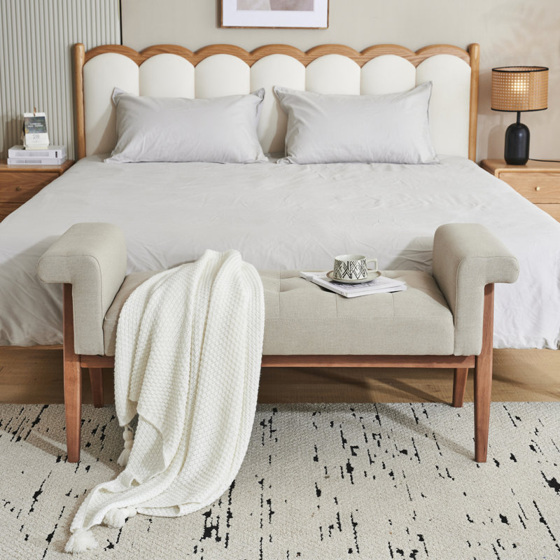 Cadre élégant et classique beige, idéal comme siège supplémentaire dans la chambre à coucher avec des utilisations multiples en pin et en contreplaqué pour un environnement de maison confortable