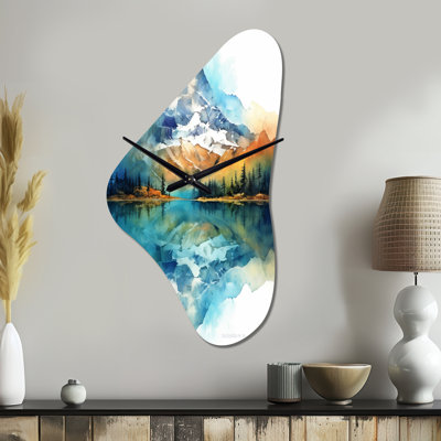 Horloge murale de forme unique en métal Calming Mountain Riverside III - Mountains, Turquoise