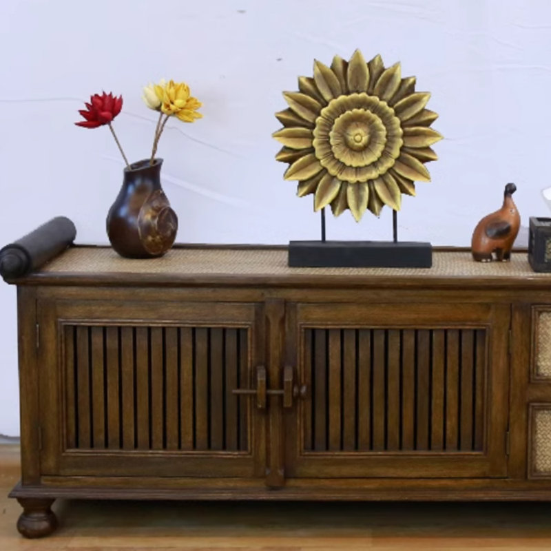 Meuble télé de style médiéval unique