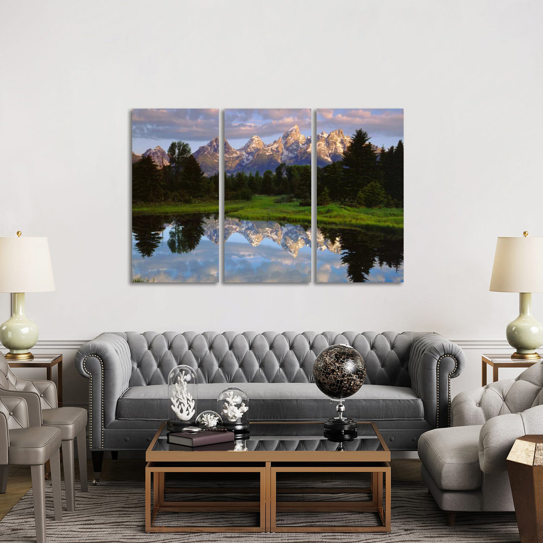 Teton Range And Its Reflection In Snake River, Grand Teton National Park, Wyoming, USA von Christopher Talbot Frank - No...