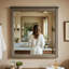 Miroir de commode Cadie, rail supérieur en planches, gris antique et brun café 38 x 42