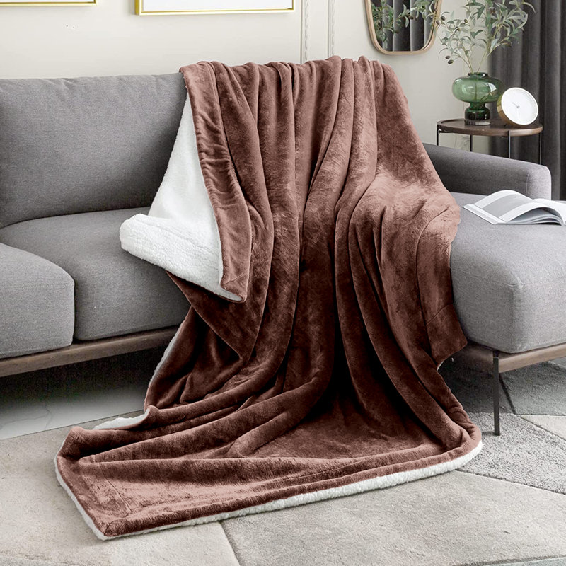 Formaran Sherpa Fleece Fur Thick Reversible Blanket Throw, Coffee, W150 x L200cm
