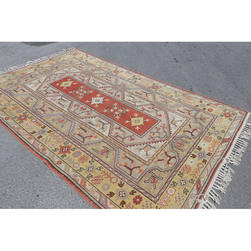 Tapis turc rétro en laine tissé à la main avec des motifs géométriques rouges et beiges offrant un style bohème pour un décor traditionnel