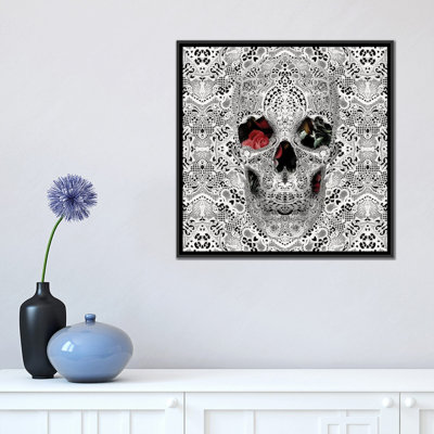«Lace Skull II, Square» par Ali Gulec, impression sur toile tendue