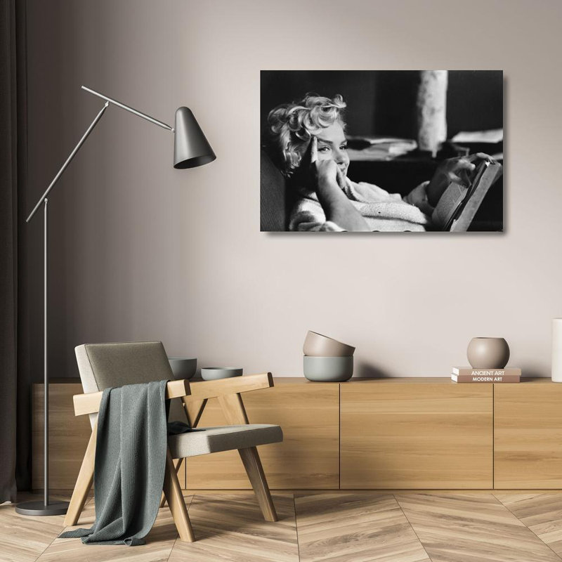 Marilyn Monroe, 16" H x 24" W