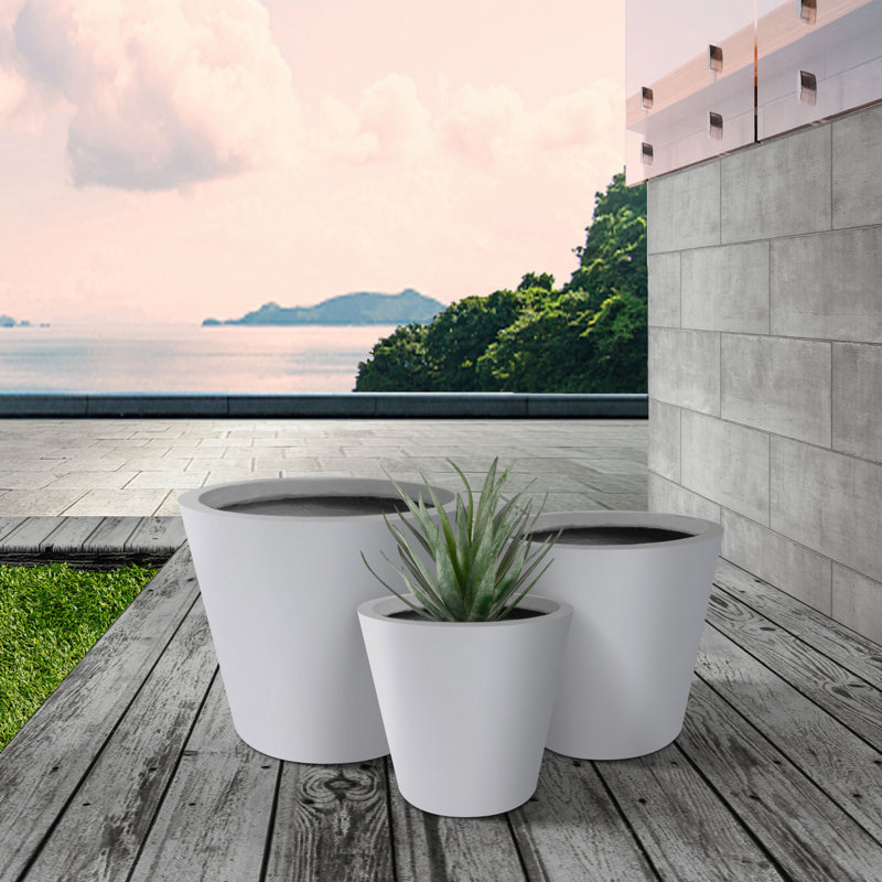 Tali Concrete/Fiberglass Round Planter, Pure White