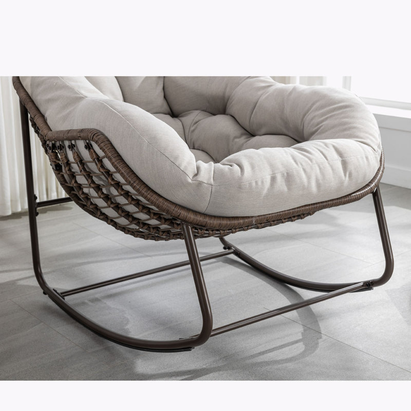 Chaise berçante d'extérieur en rotin, Beige