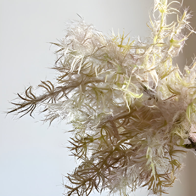 Ornements de fleurs simulées