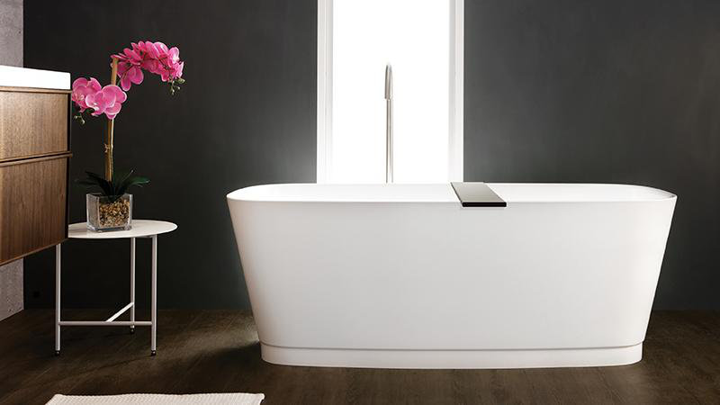Straight 58.94'' L Soaking Bathtub, White True High Gloss, Polish Chrome