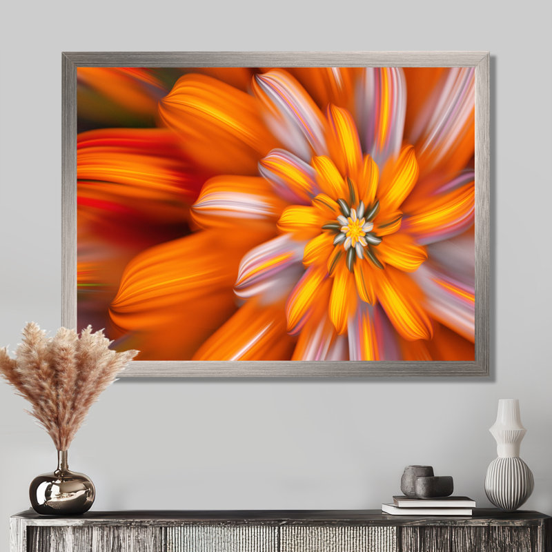 Fleur fractale orange massif - art mural floral, H 34 po x l 44 po, Cadre photo argenté