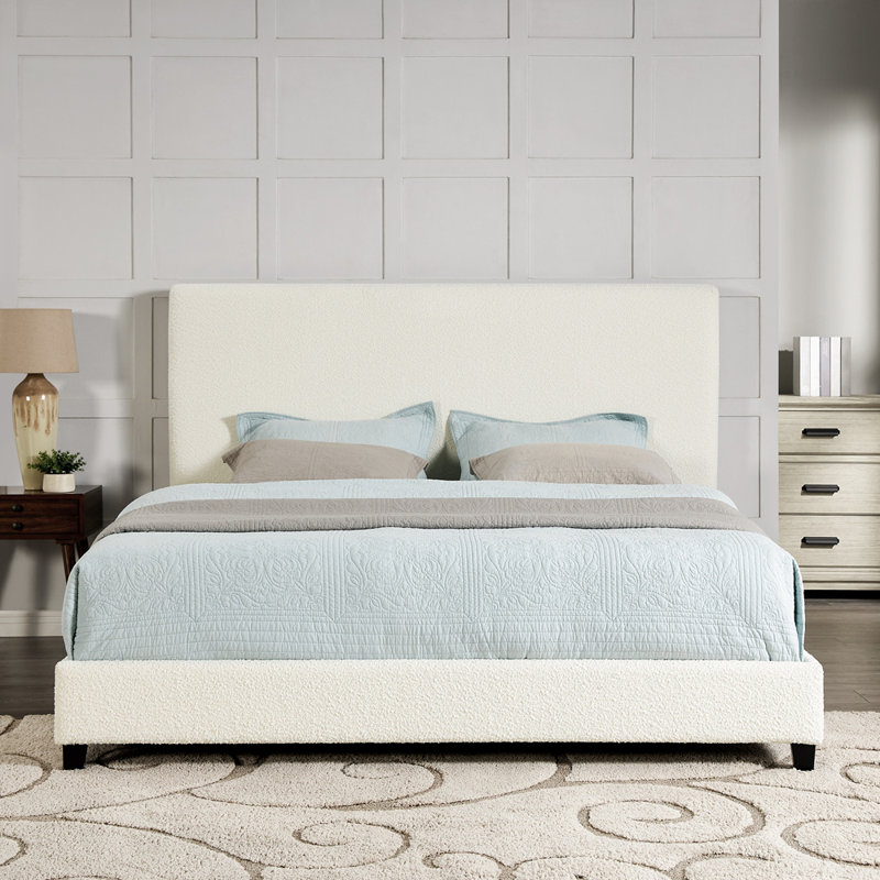 Très grand lit plateforme tapissier blanc Boucle
