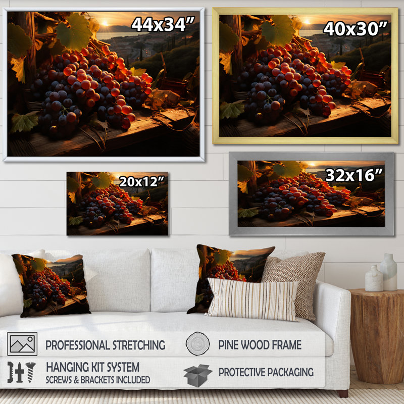 «Vineyard Grapes Harvest Moon Cellars On», reproduction sur toile, H 16 po x l 32 po x P 1 po, Cadre photo doré simple