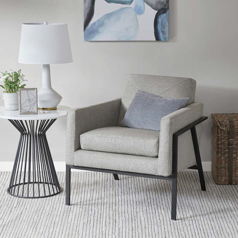 Chaise rembourrée en polyester avec 4 pieds