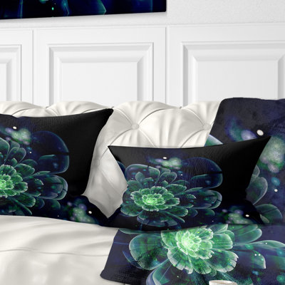 Coussin imprimé floral vert avec motif floral abstrait