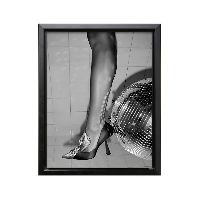 Talons et boule disco, Black Framed, Canvas, 12"H x 16"W