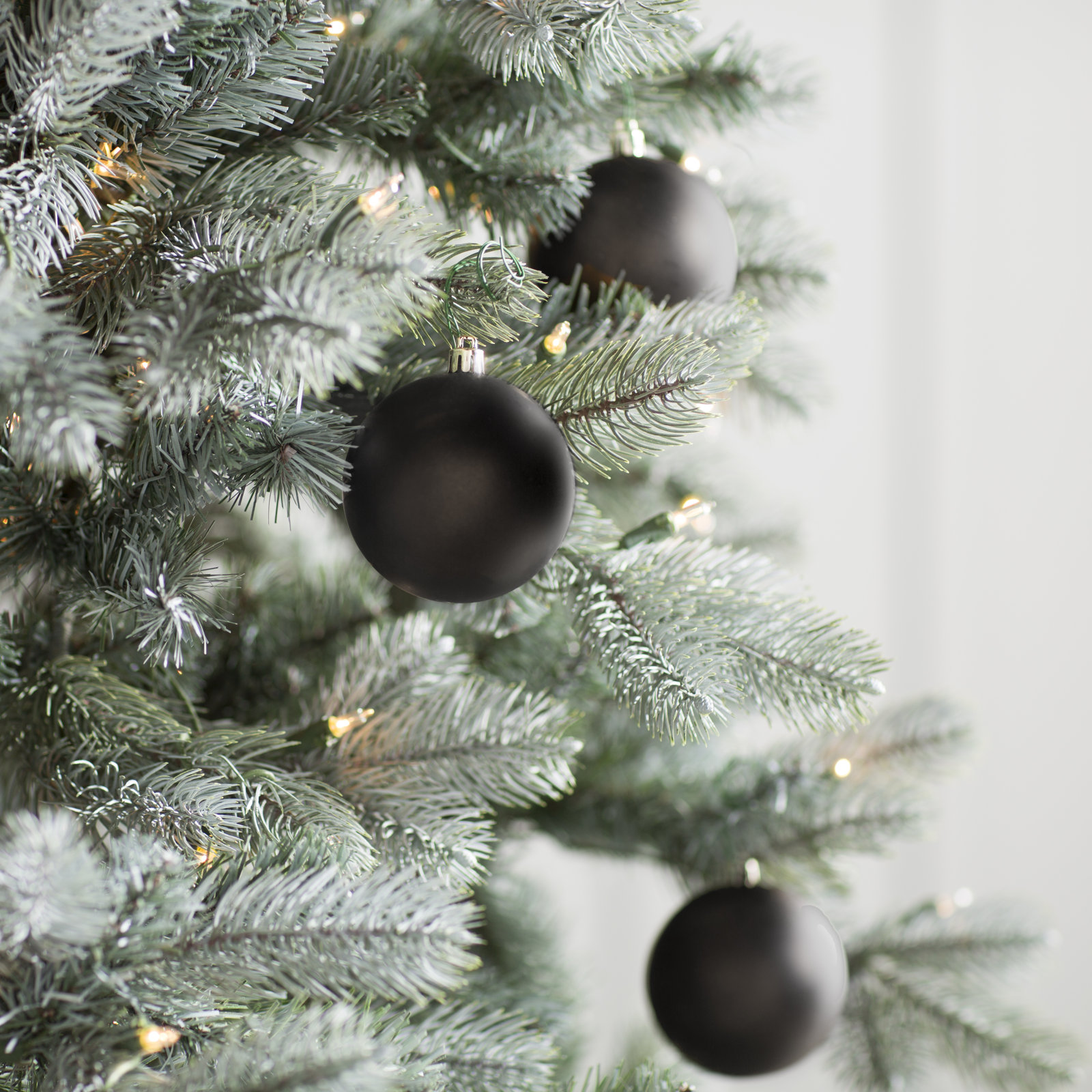 The Holiday Aisle® 3" Shatterproof Bauble, 2.75" H x 2.75" W x 2.75" D, Black