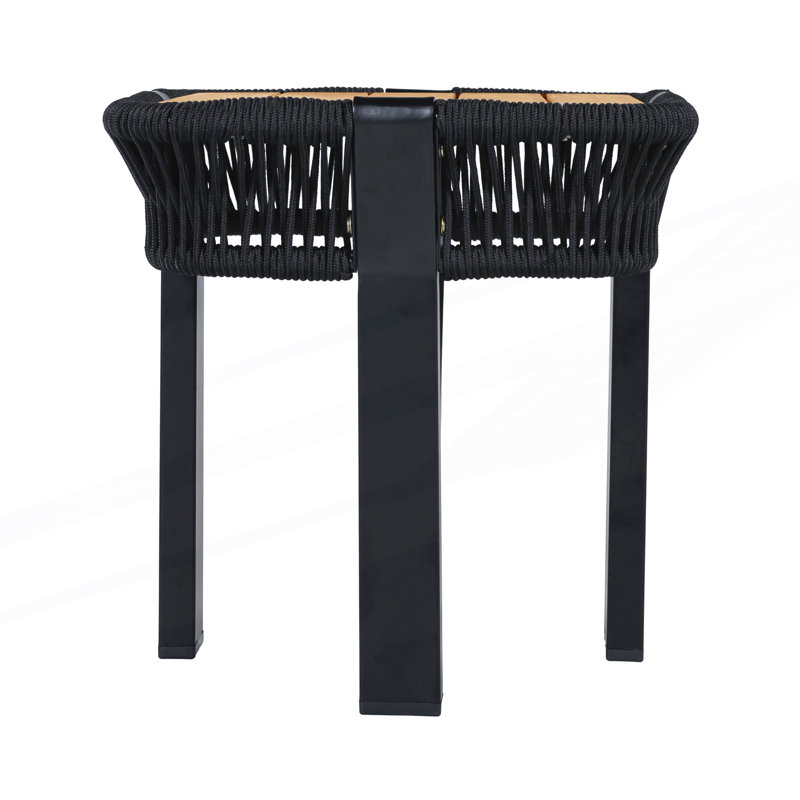 Table d'appoint carrée pour terrasse ou patio, avec structure en corde et métal.