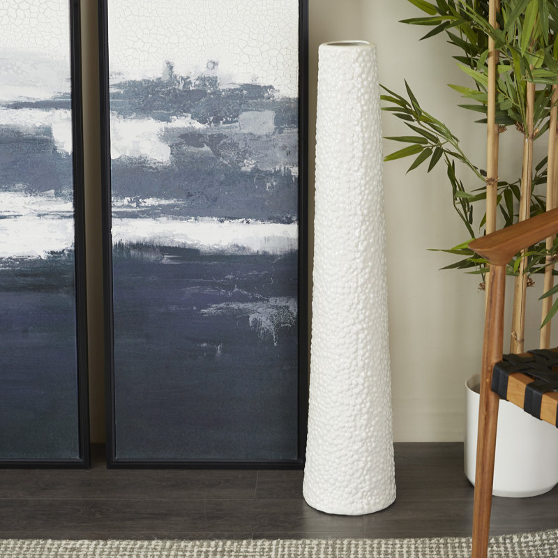 Grand vase décoratif en céramique Akerra, H 39 po x l 8 po x P 8 po, Blanc