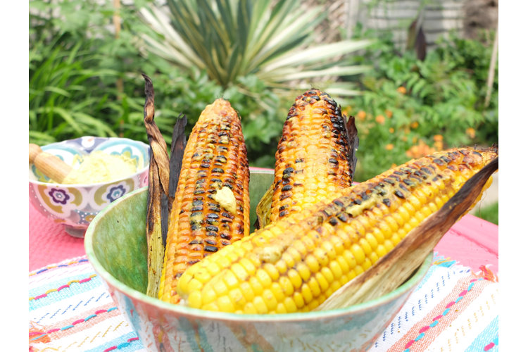 veganes grillgemüse aus würzigen curry maiskolben