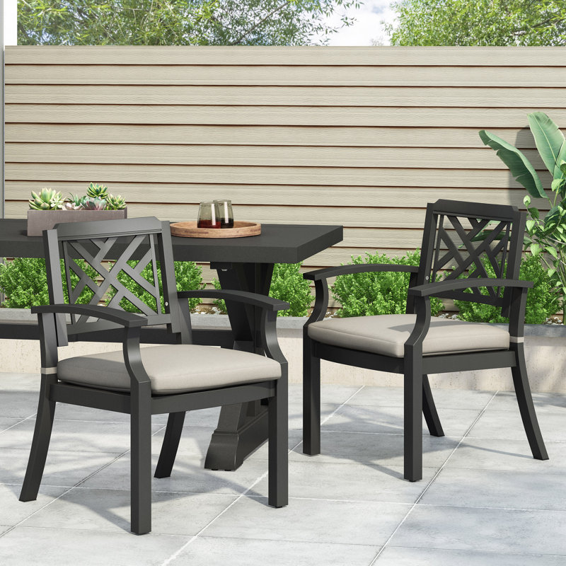 Chaise de patio avec coussin