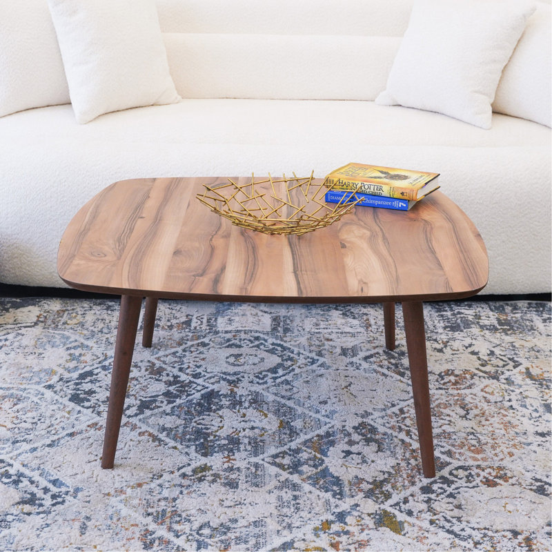 Charmante table centrale en noyer Kalen pour une décoration intérieure élégante