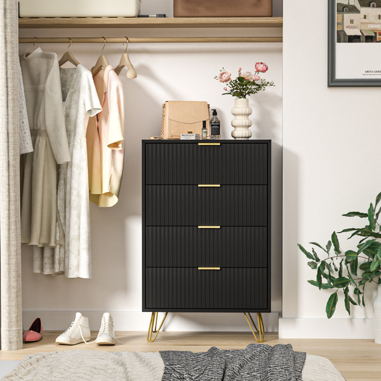 Veledin 4 - Drawer Dresser