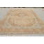 Tapis brun surdimensionné organique d'inspiration turque antique idéal pour les maisons de style rétro et les espaces élégants